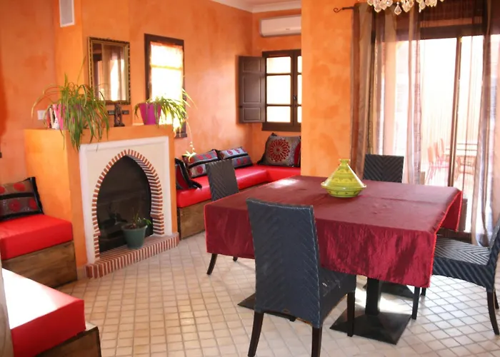 Erfou, 7 Au Village Naturiste Couple Only 摩洛哥传统庭院住宅