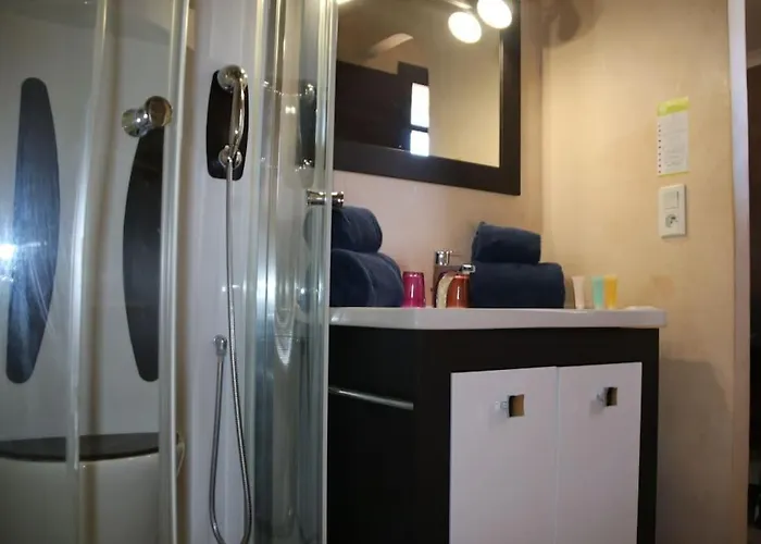 Erfou, 7 Au Village Naturiste Couple Only Marockansk riad